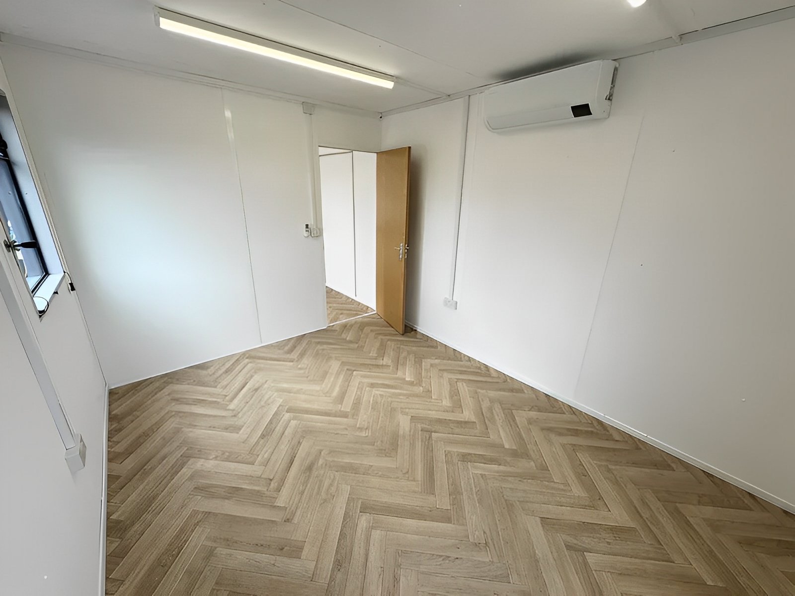 MW Containers 32ft x 10ft Custom Cabin Office | Canteen | 1+1 WC Wash Rooms | Anti-Vandal - Image 6