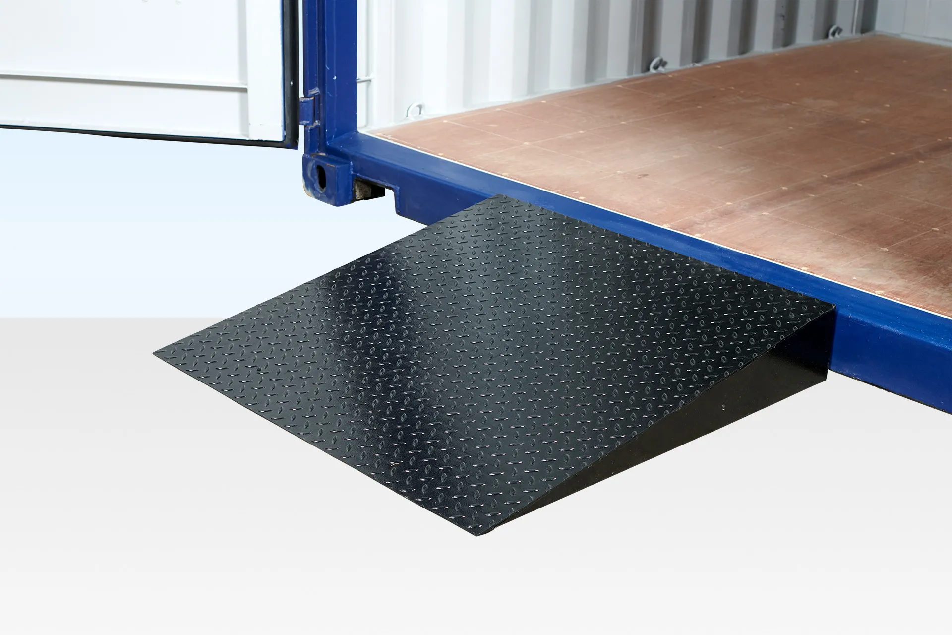 MW Containers Container Ramp